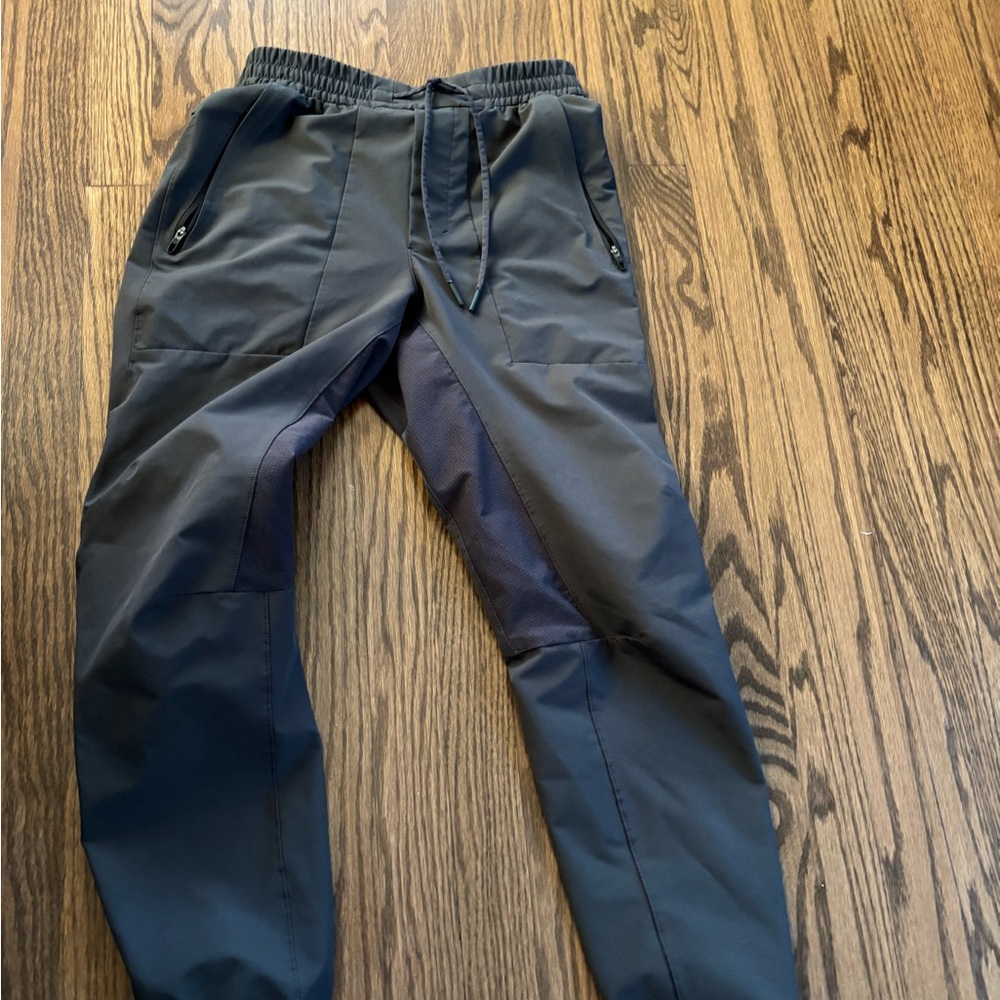 Men’s LULULEMON pants. Like new!